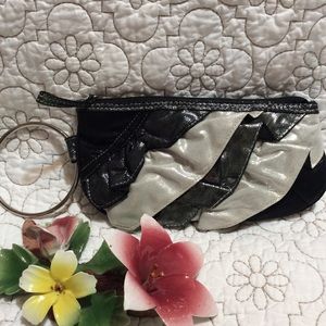 Chateau wristlet